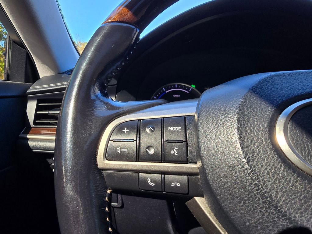 Used 2016 Lexus ES 300h image 31
