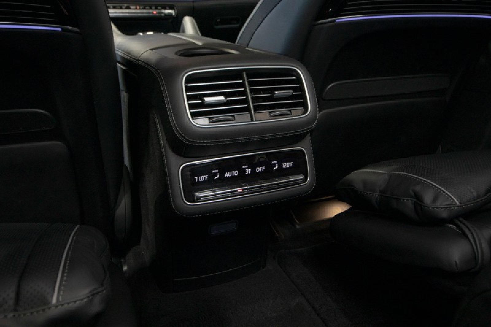 Used 2024 Mercedes-Benz Maybach GLS 600 4MATIC image 50