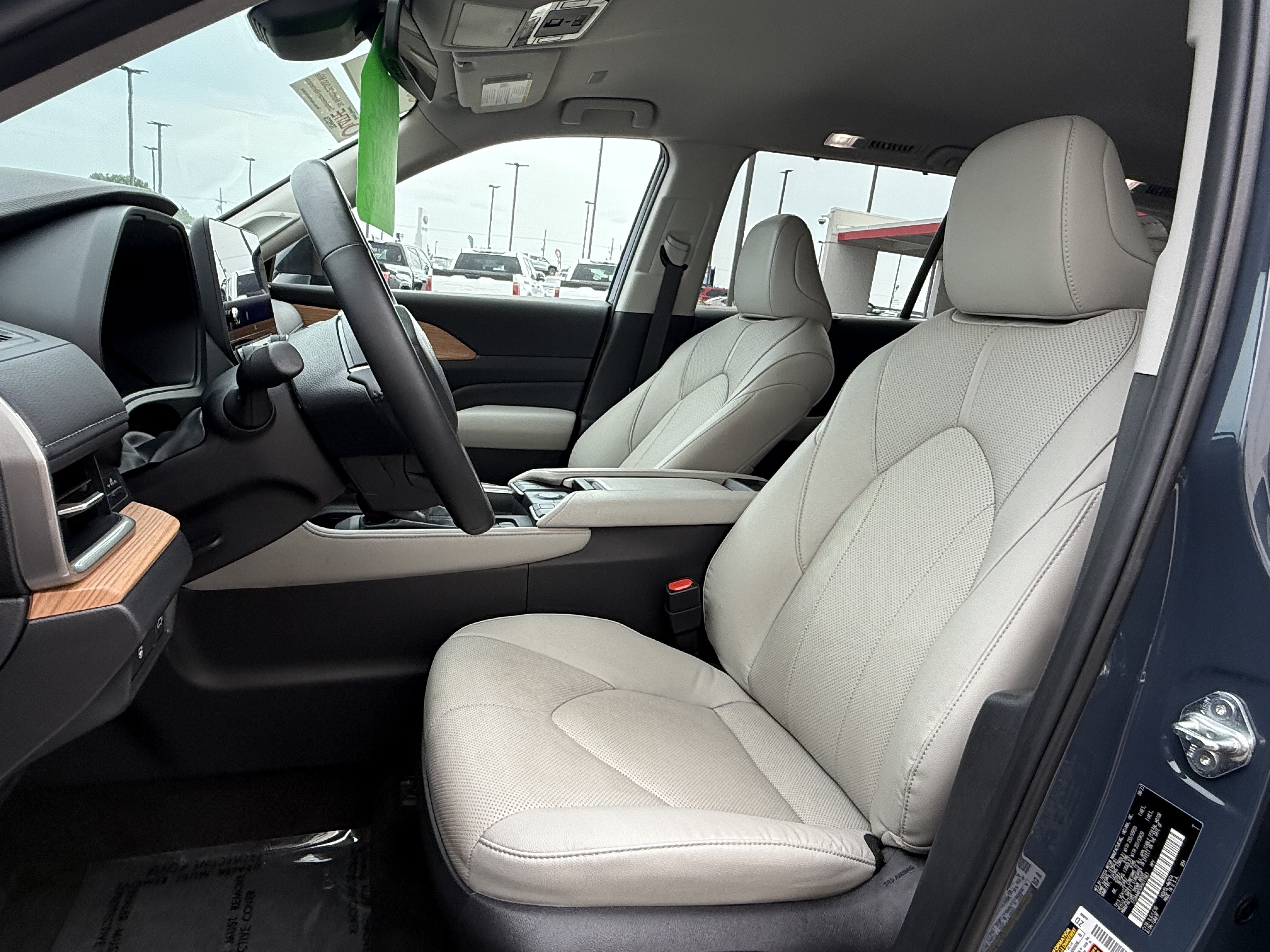 Certified 2024 Toyota Grand Highlander AWD image 4