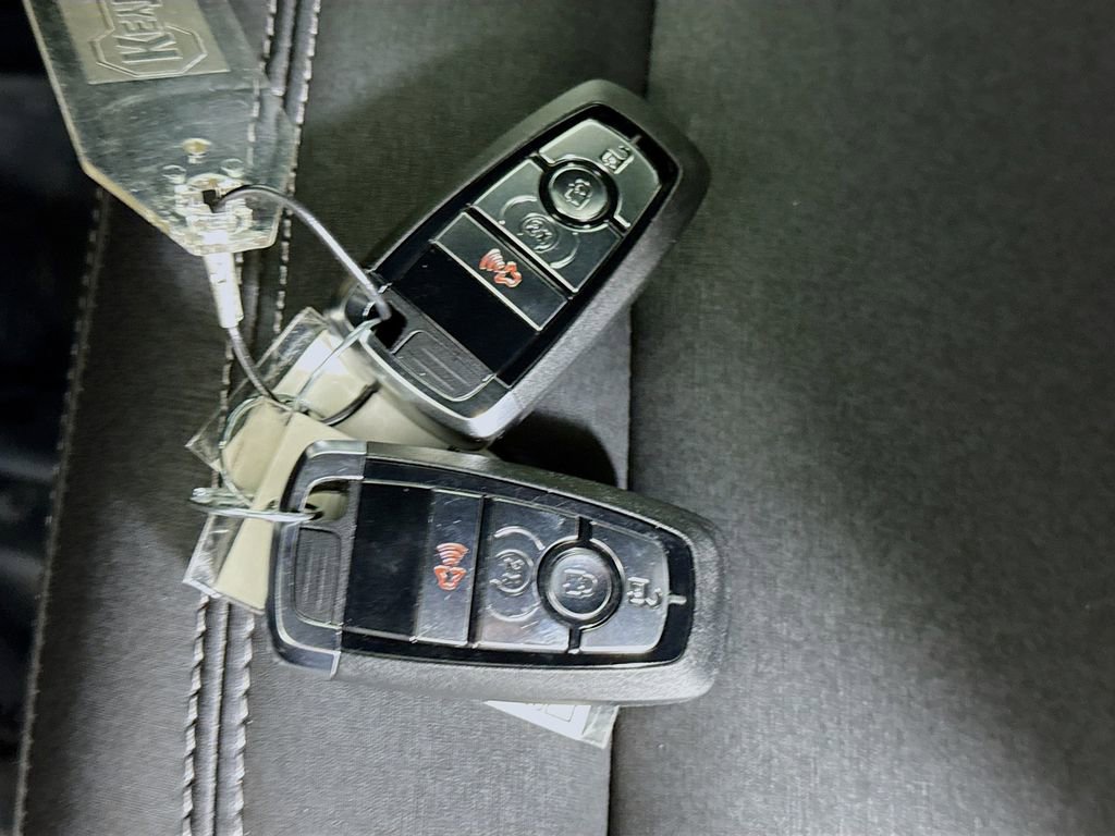 Used 2025 Ford Bronco Badlands image 33