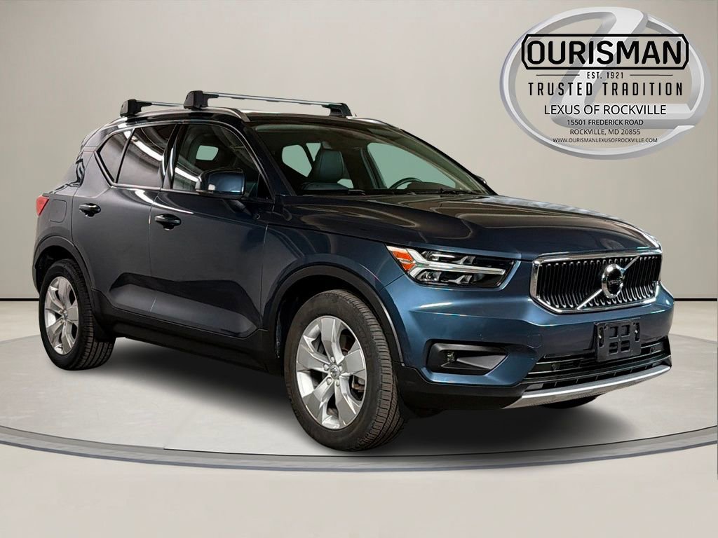 Used 2021 Volvo XC40 T5 Momentum w/ Premium Package