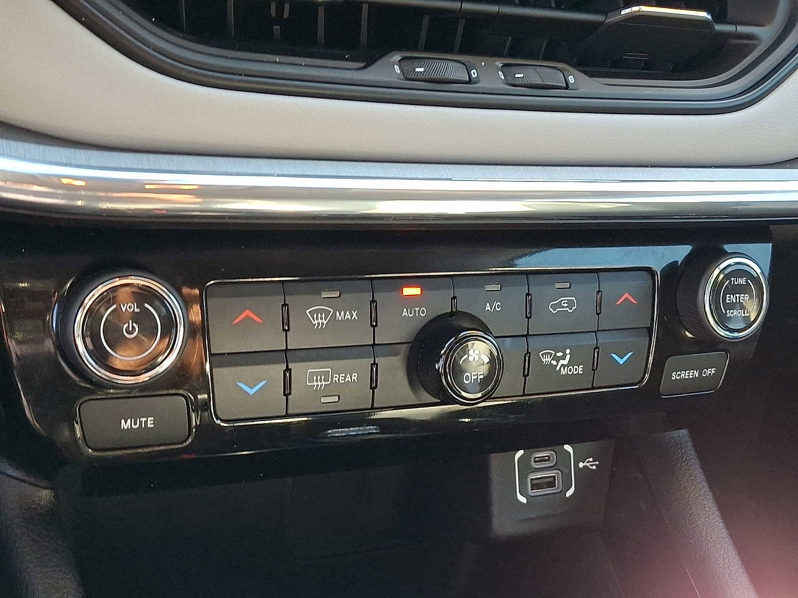 Certified 2022 Jeep Compass Limited image 16