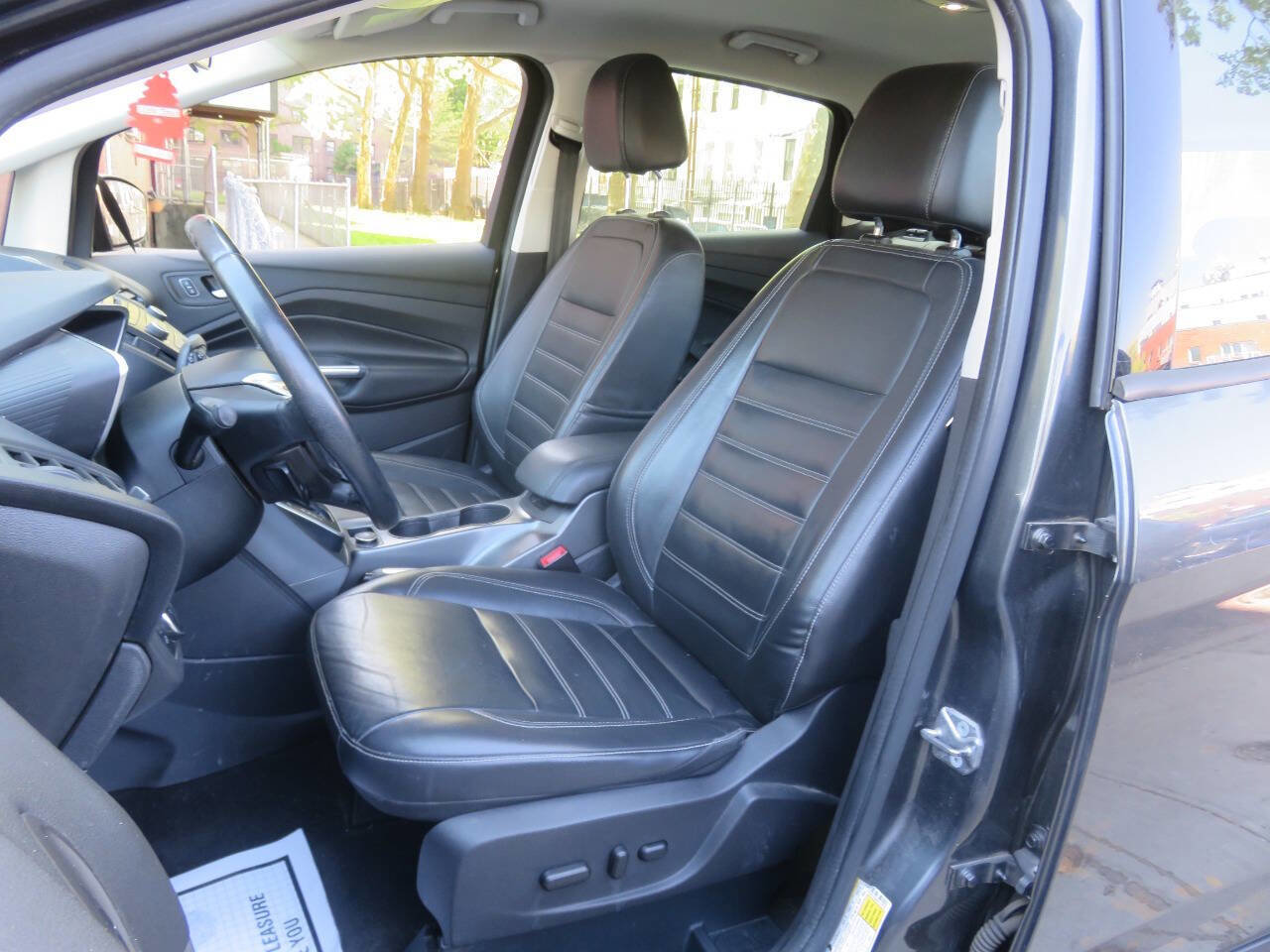 Used 2017 Ford C-MAX SE w/ Equipment Group 202A FWD image 10