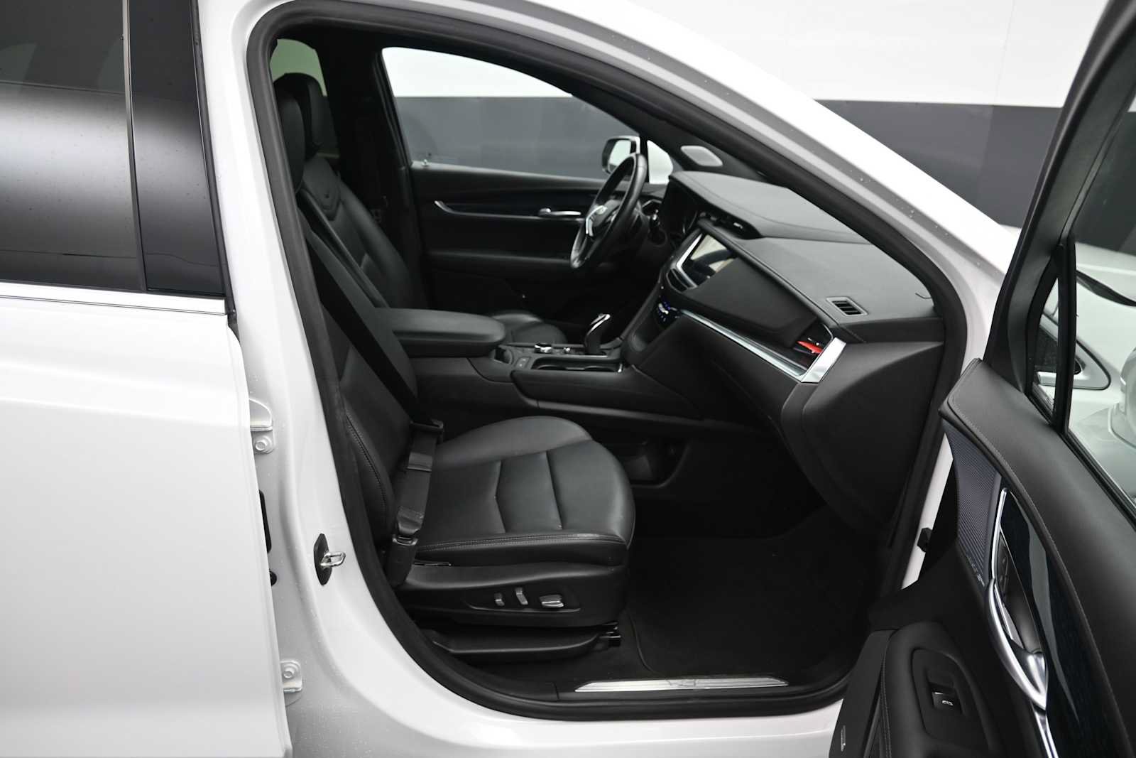 Used 2024 Cadillac XT5 Premium Luxury FWD image 12