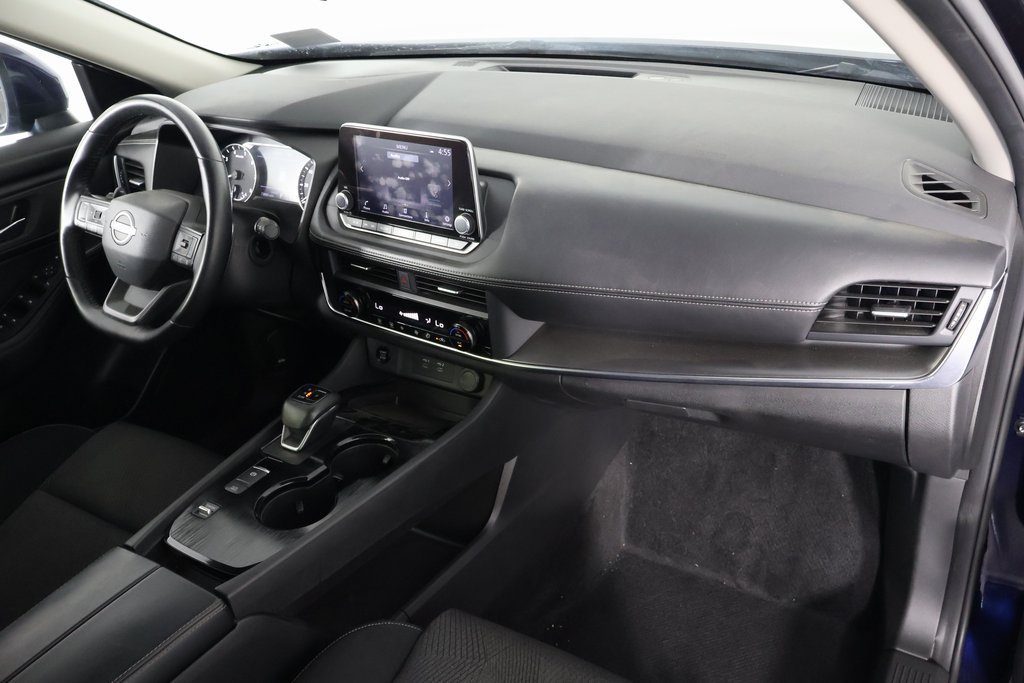 Used 2025 Nissan Rogue SV FWD image 9