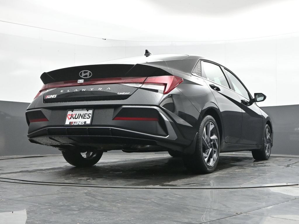 New 2026 Hyundai Elantra Limited FWD image 38