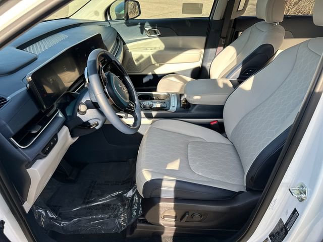 Used 2026 Kia Carnival EX image 35