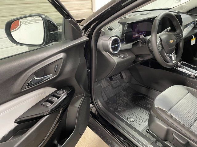 New 2026 Chevrolet Trax LT w/ Driver Confidence Package FWD image 10