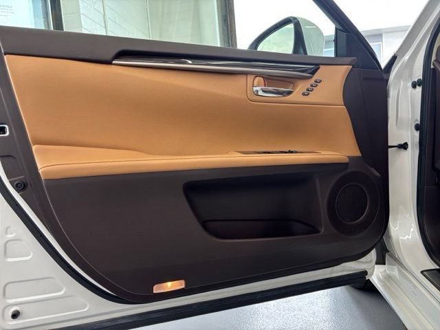 Used 2017 Lexus ES 350 w/ Premium Package FWD image 10