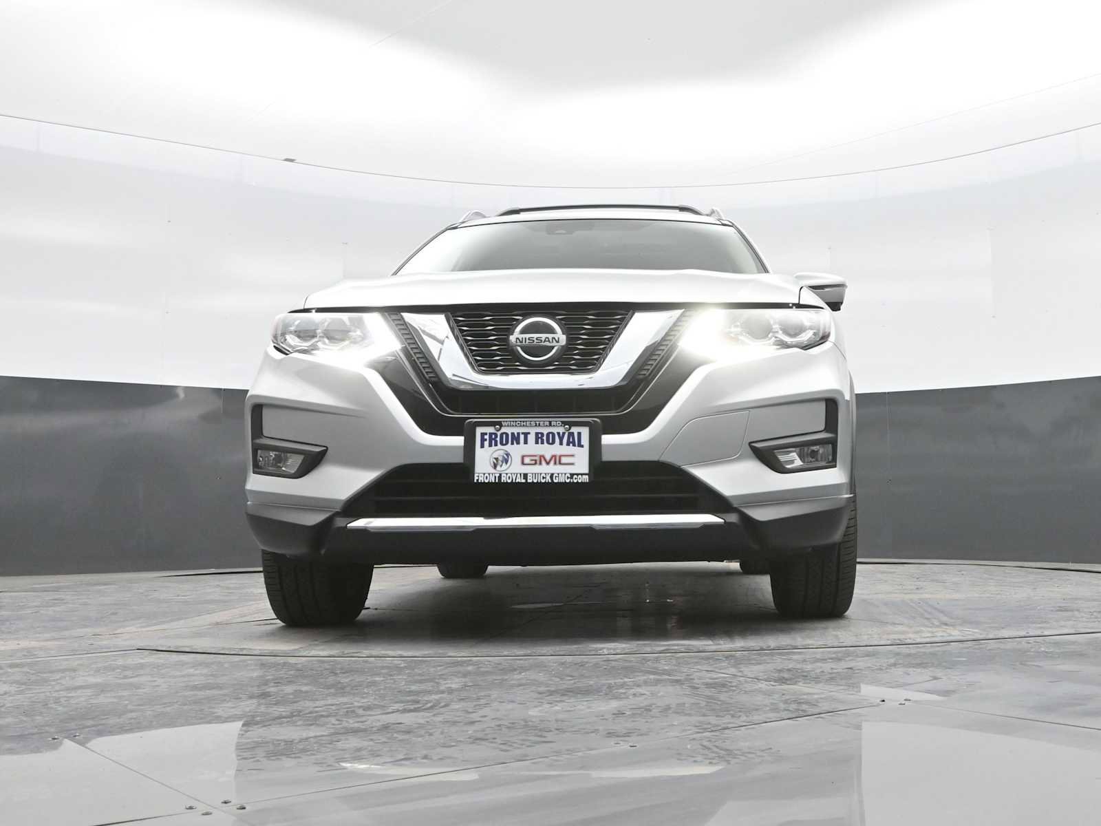 Used 2018 Nissan Rogue SL w/ Premium Package image 38