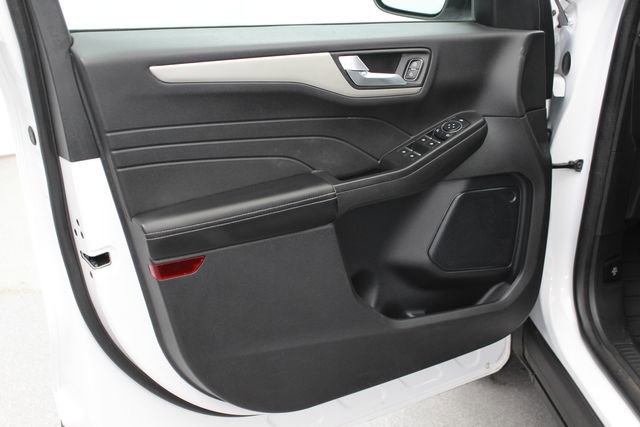 Used 2021 Ford Escape SE FWD image 14