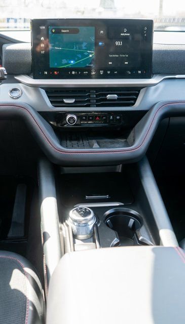 Used 2025 Ford Explorer ST image 19