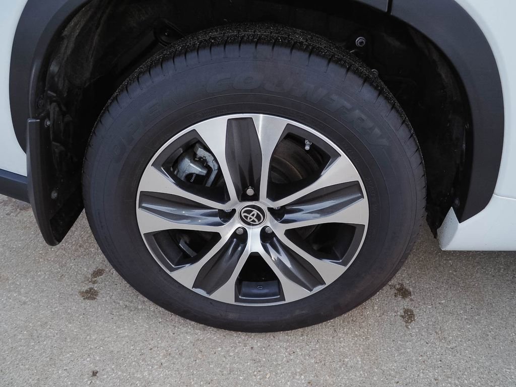 Used 2022 Toyota Highlander XLE image 36