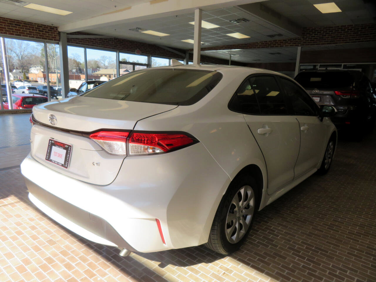 Used 2020 Toyota Corolla LE image 57