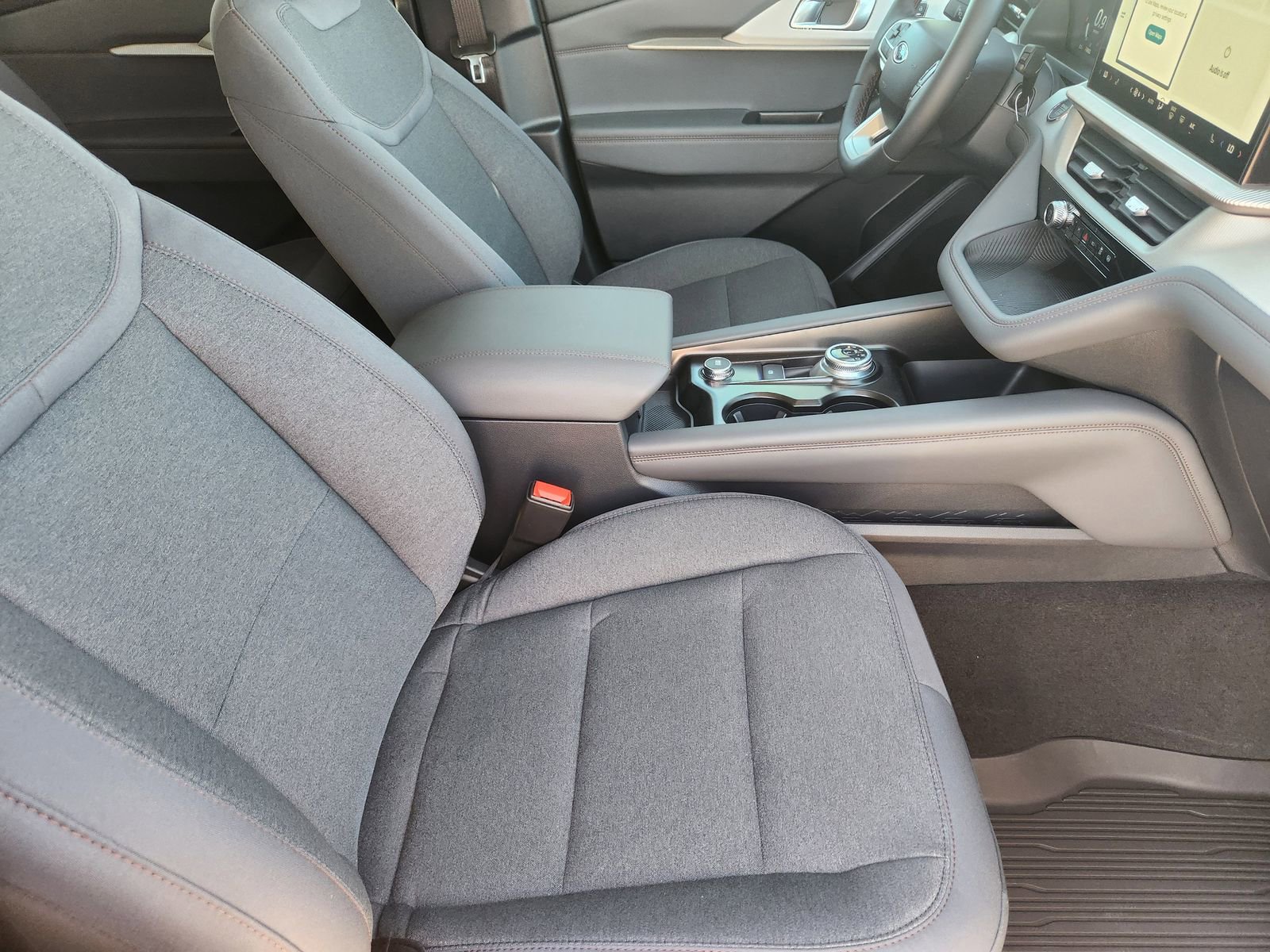 New 2026 Ford Explorer Active image 14