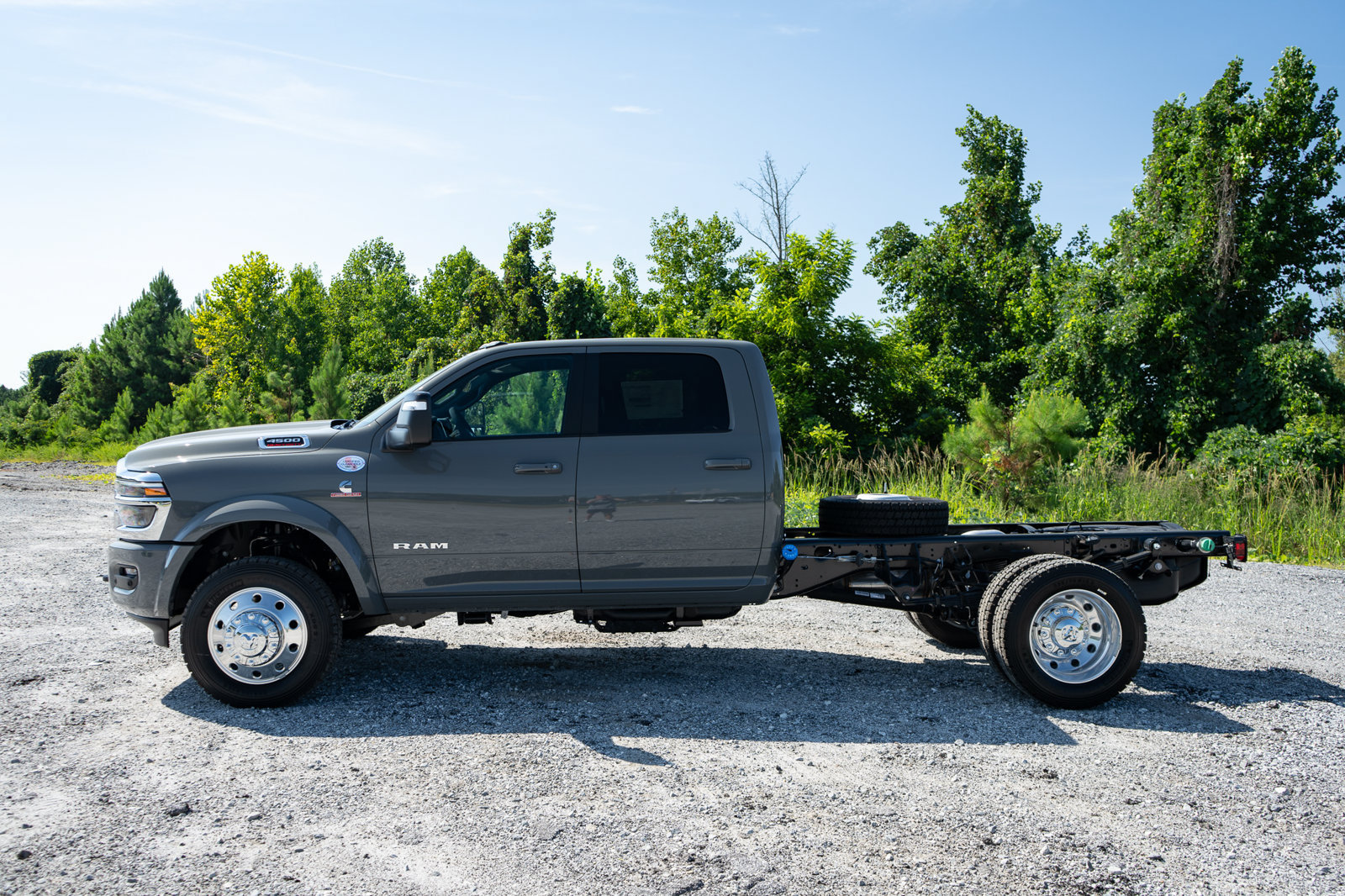 New 2026 RAM 4500 4x4 Crew Cab DRW w/ Laramie Trim Package image 5