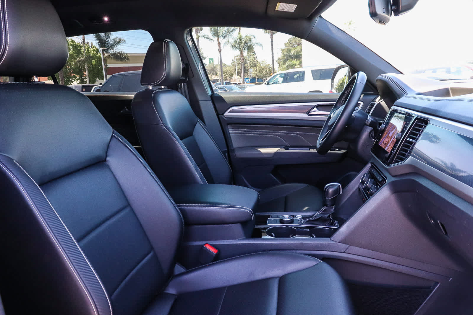 Used 2023 Volkswagen Atlas Cross Sport SEL AWD/4WD image 27