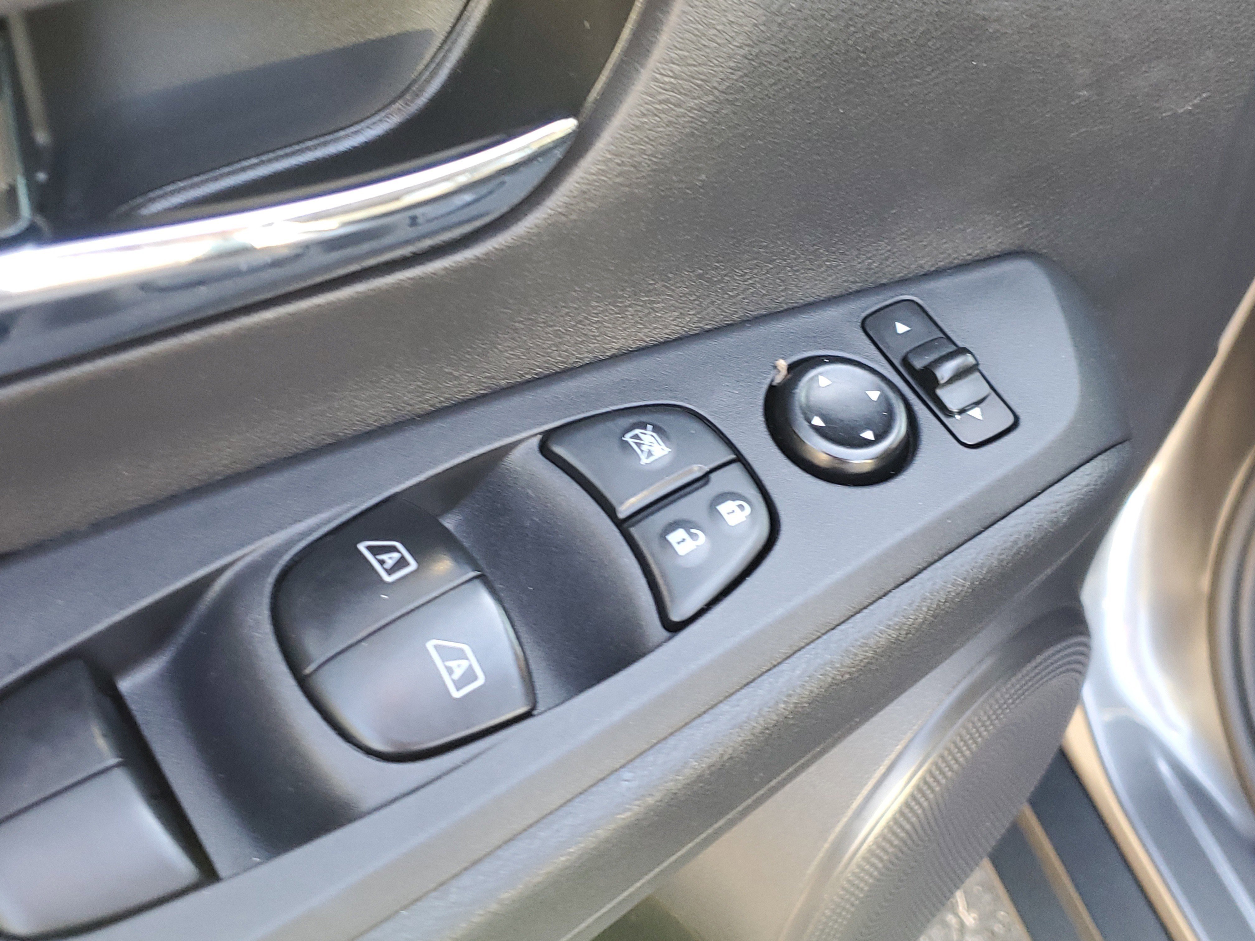 Used 2023 Nissan Kicks SV w/ Interior Electronics Package image 18