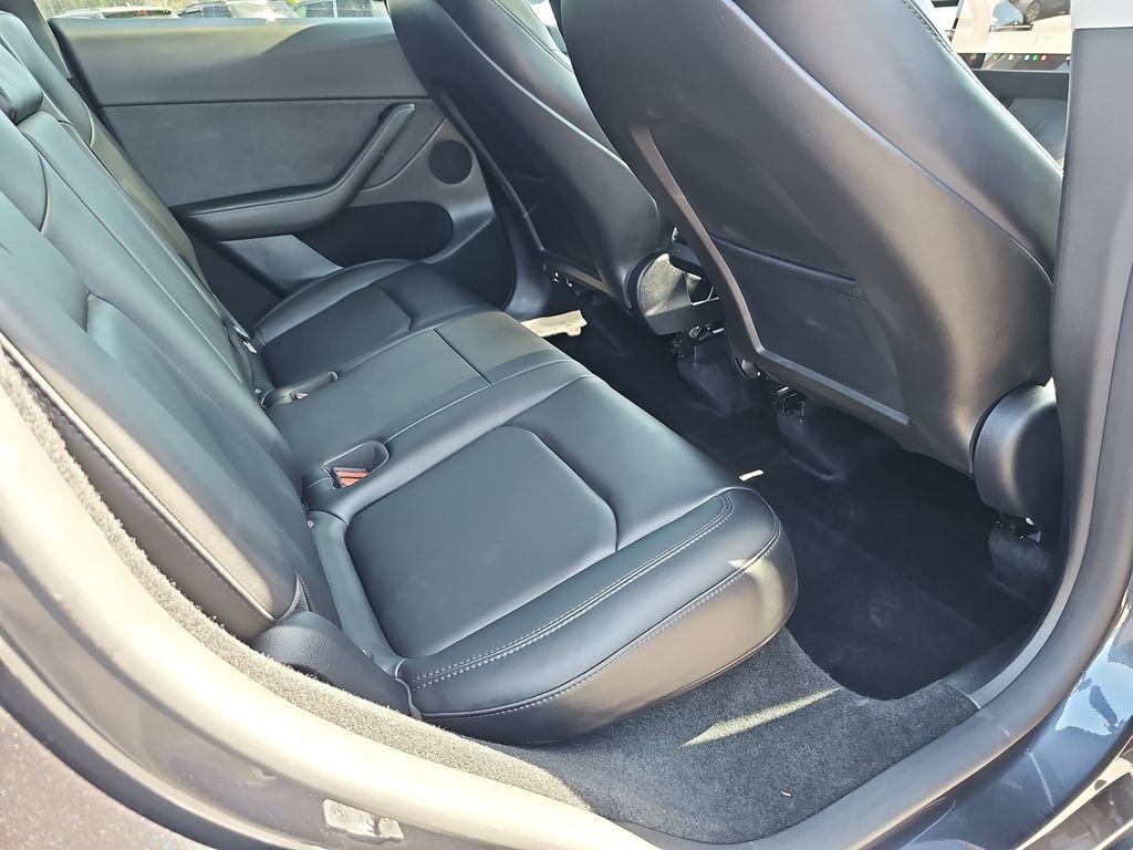 Used 2024 Tesla Model Y Long Range image 14