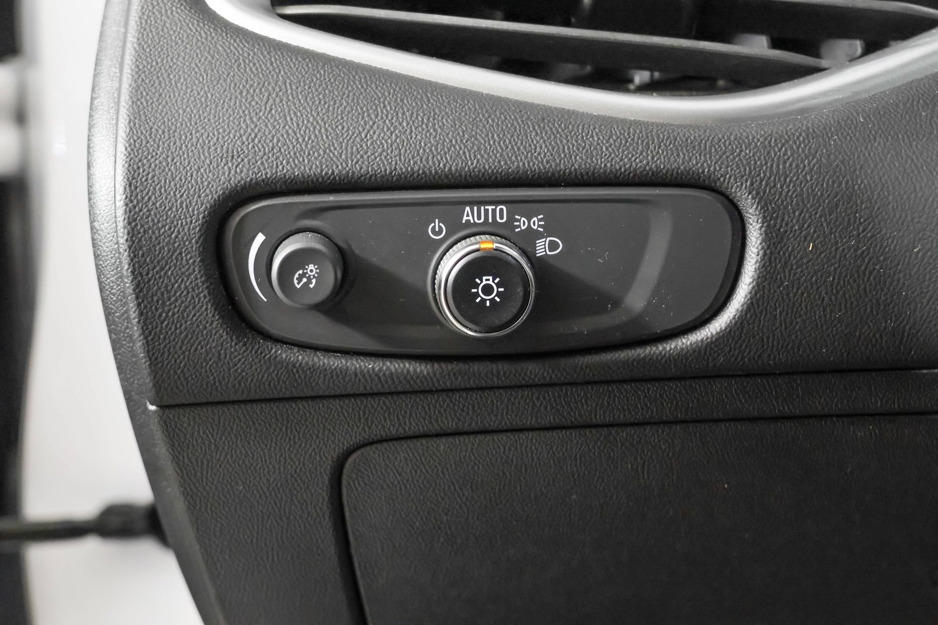 Used 2023 Chevrolet Malibu LT FWD image 23