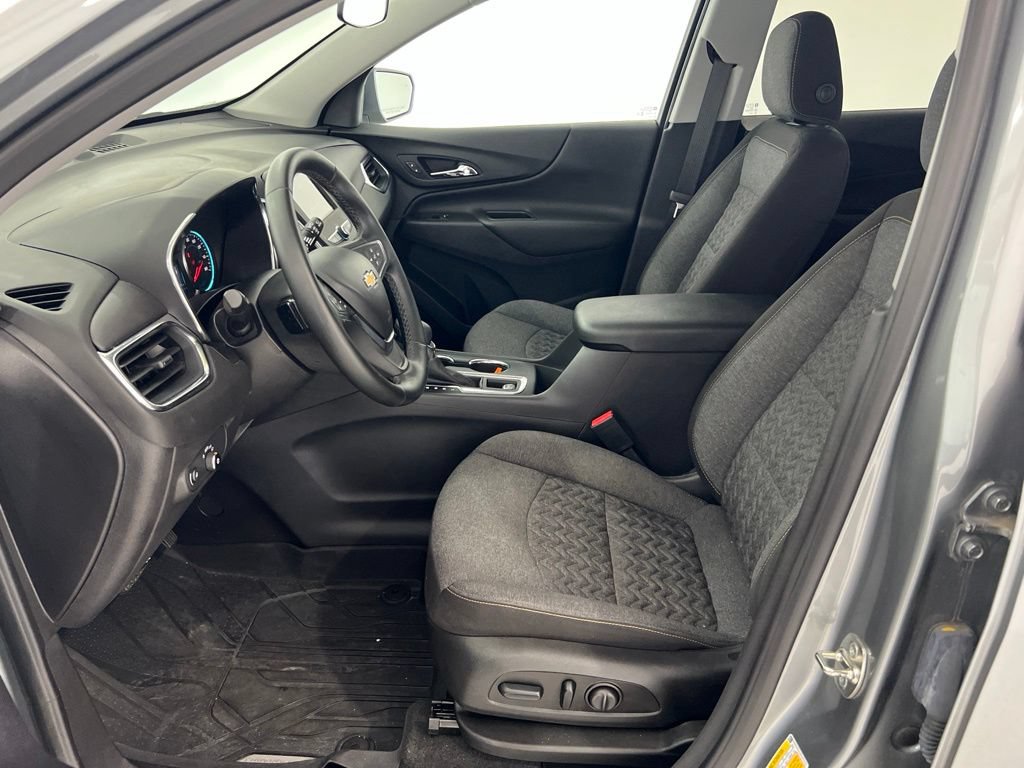 Used 2024 Chevrolet Equinox LT w/ LPO, Floor Liner Package FWD image 18