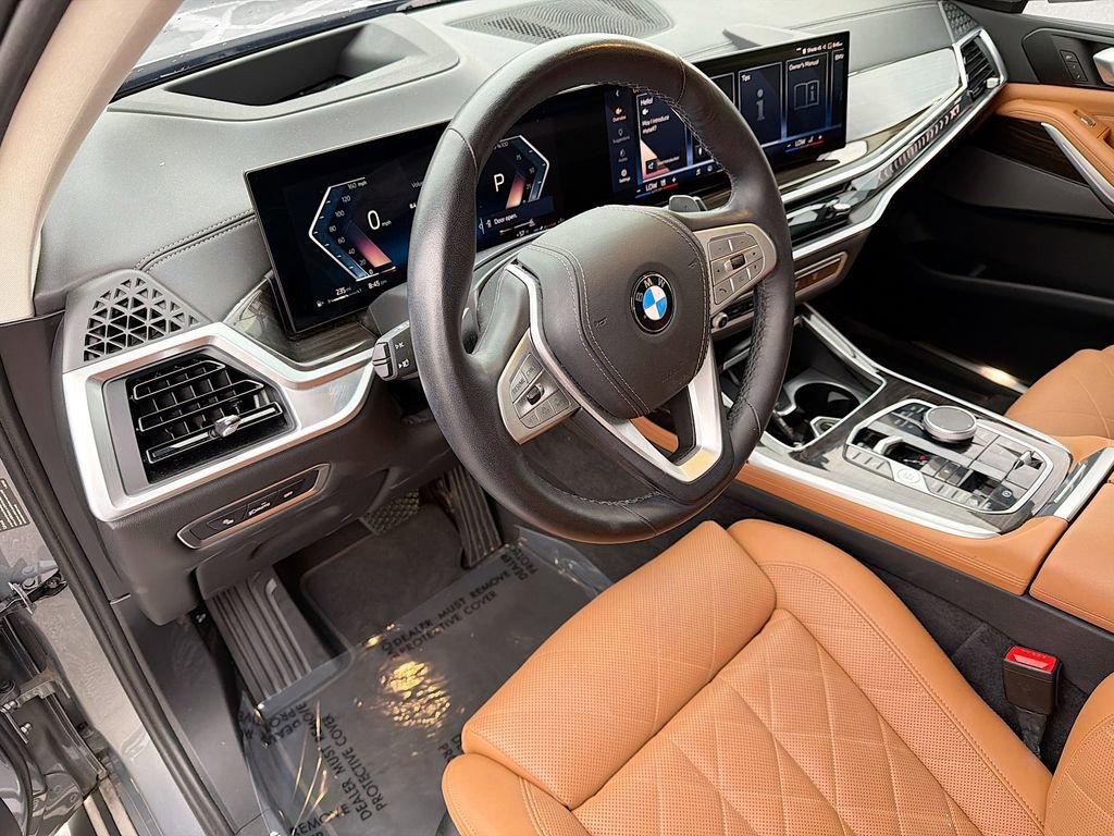 Used 2024 BMW X7 xDrive40i image 28