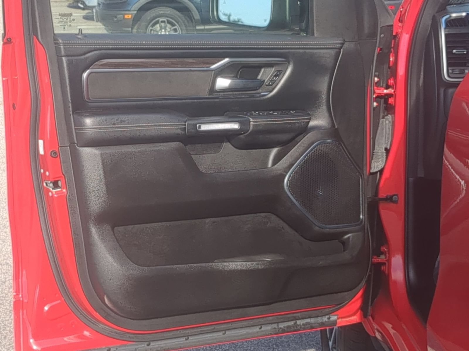 Used 2025 RAM 1500 Laramie AWD/4WD image 11