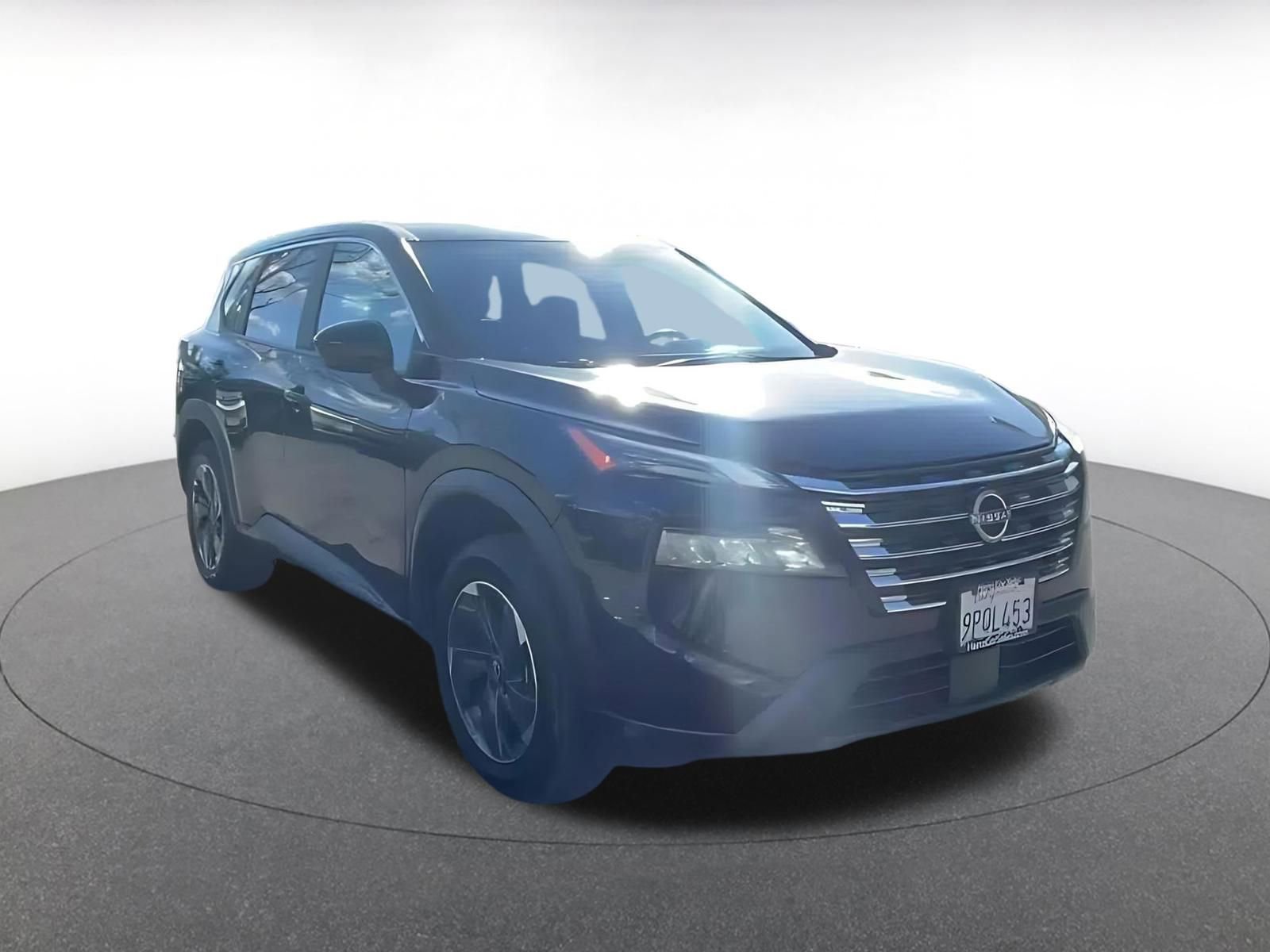 Used 2025 Nissan Rogue SV FWD image 3