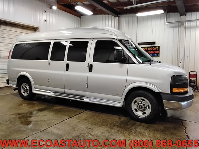 Used 2014 GMC Savana 2500 Extended RWD image 2
