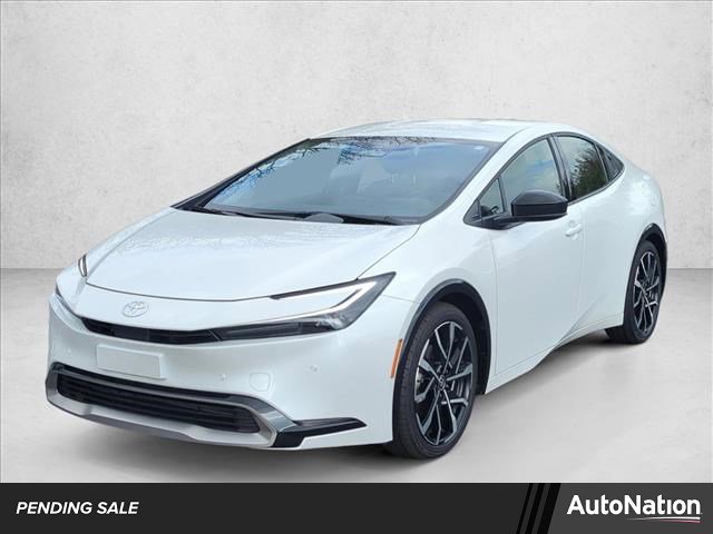 Used 2025 Toyota Prius XSE image 1