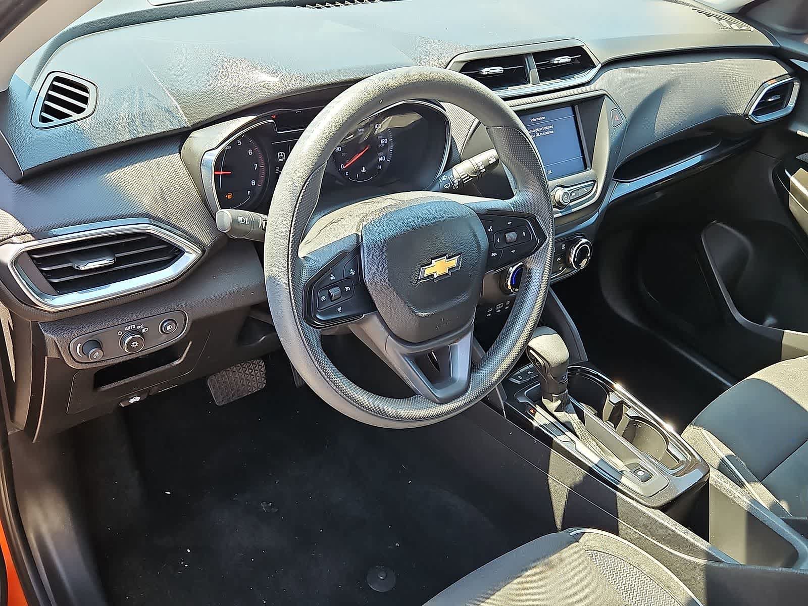 Certified 2022 Chevrolet TrailBlazer LT w/ LPO, Blackout Package FWD image 16