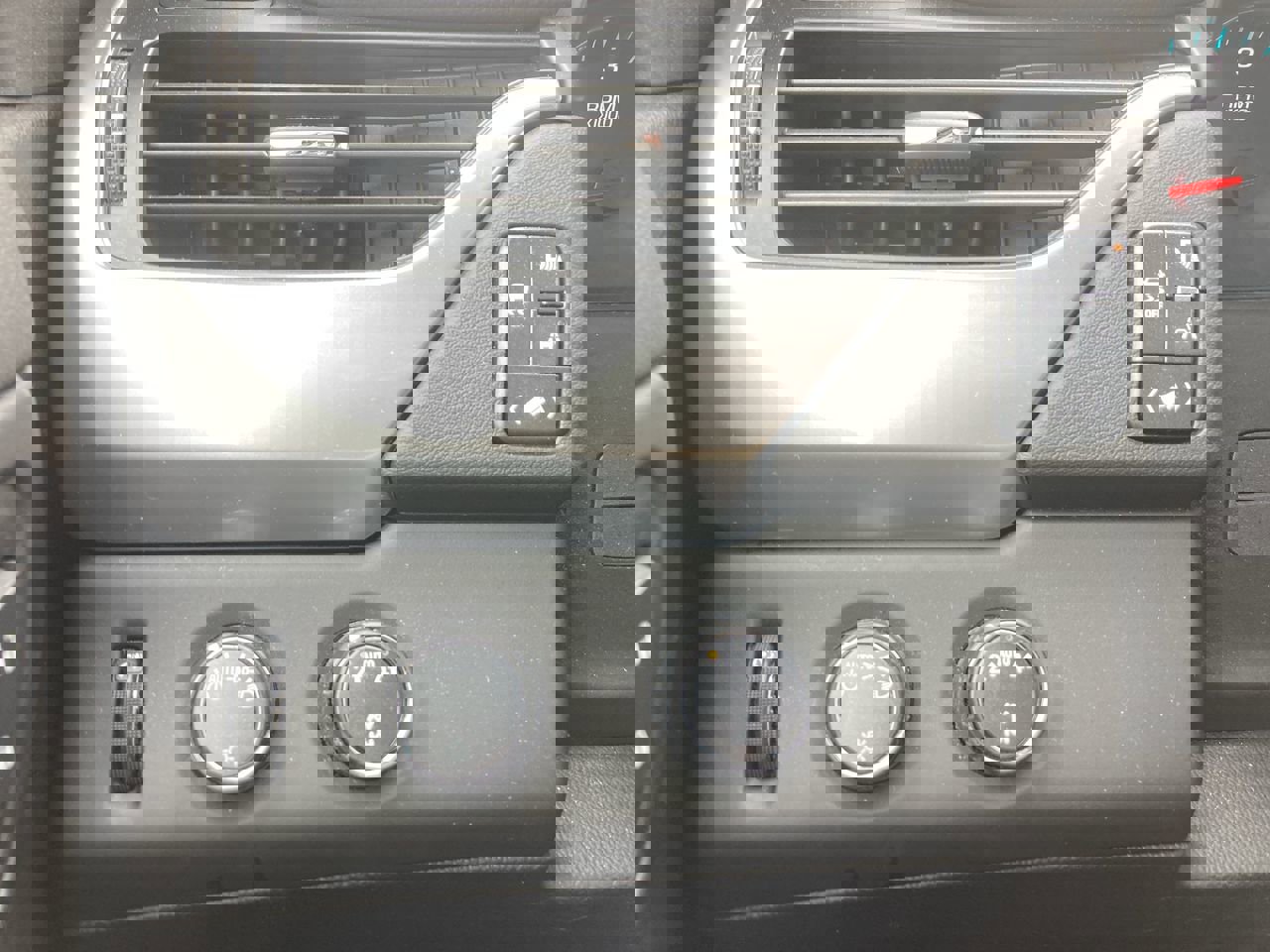 Used 2019 Chevrolet Tahoe LT image 13