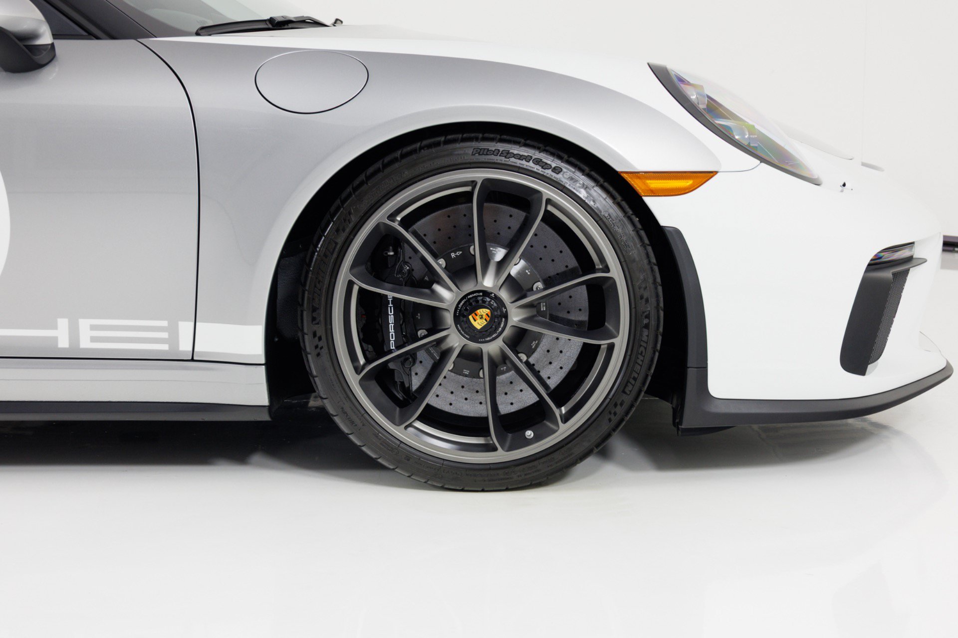 Used 2019 Porsche 911 Speedster RWD image 15