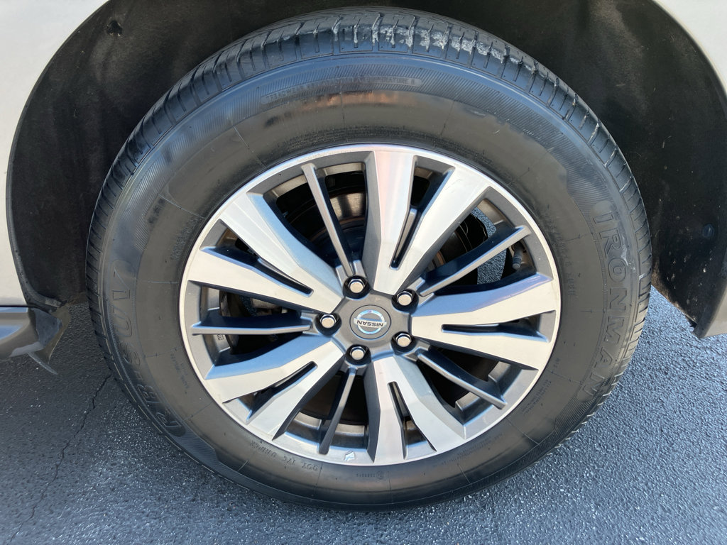 Used 2020 Nissan Pathfinder SL AWD/4WD image 12
