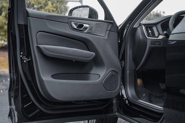 New 2026 Volvo XC60 B5 Ultra w/ Protection Package Premier image 35