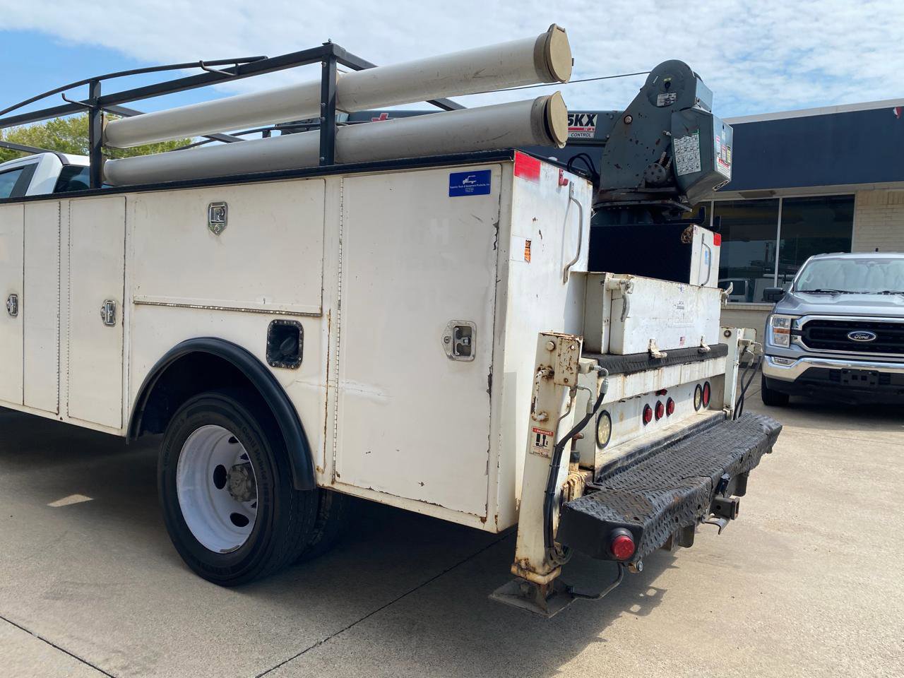 Used 2017 Ford F550 2WD Regular Cab Super Duty image 24