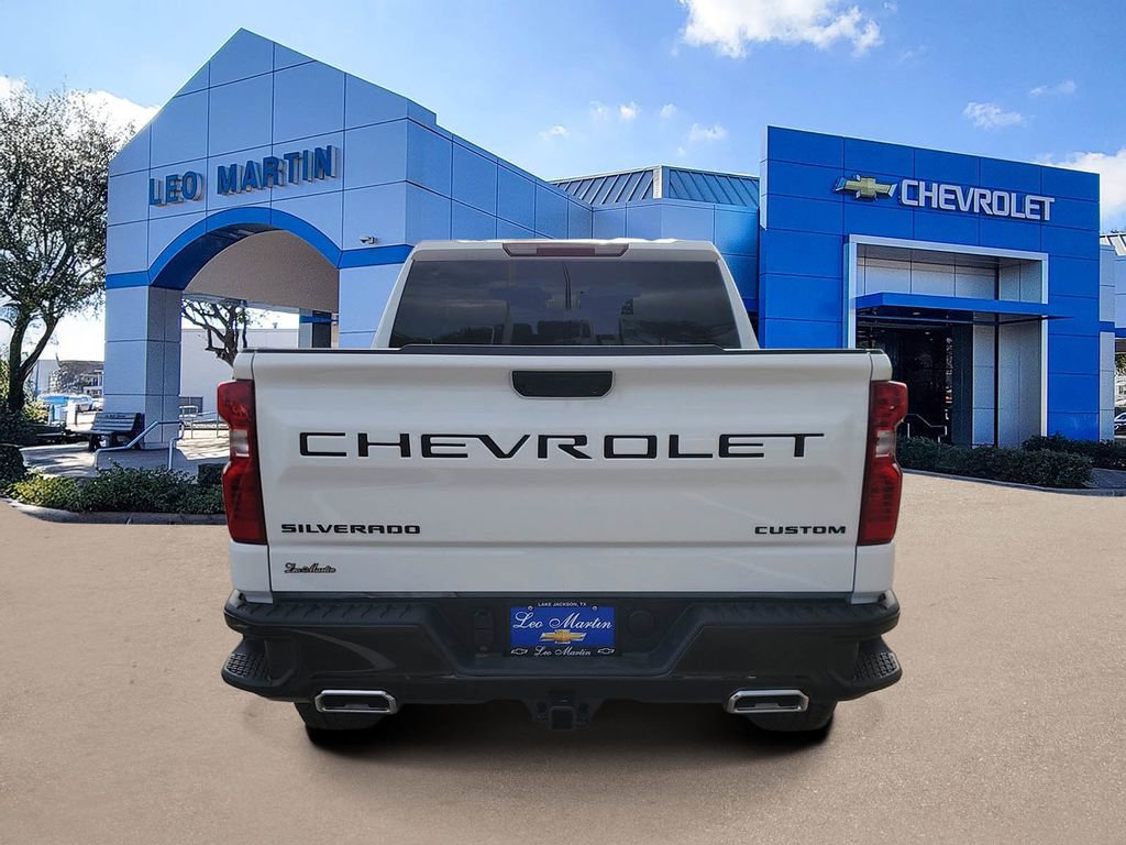 New 2026 Chevrolet Silverado 1500 Custom Trail Boss w/ LPO, Dark Essentials Package AWD/4WD image 4