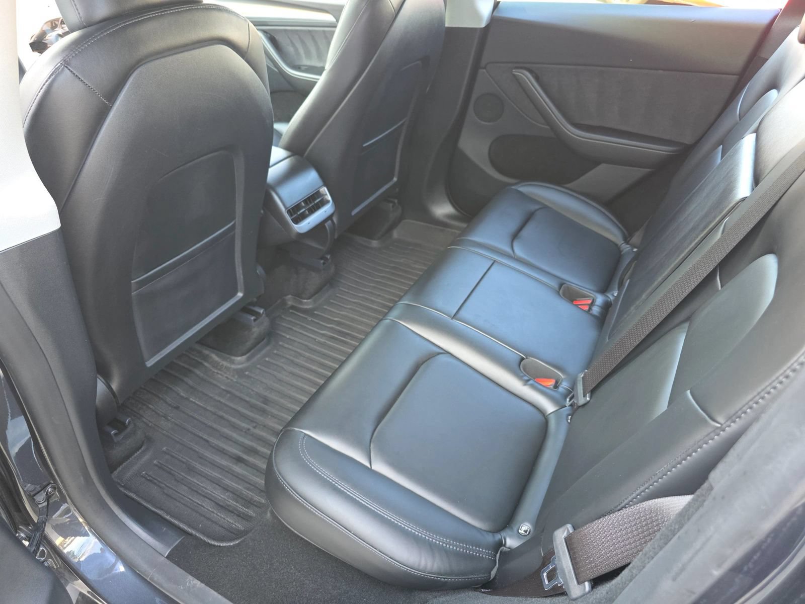 Used 2024 Tesla Model Y Long Range AWD/4WD image 31
