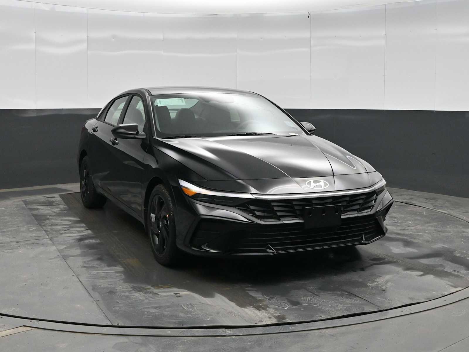New 2026 Hyundai Elantra Sport image 2