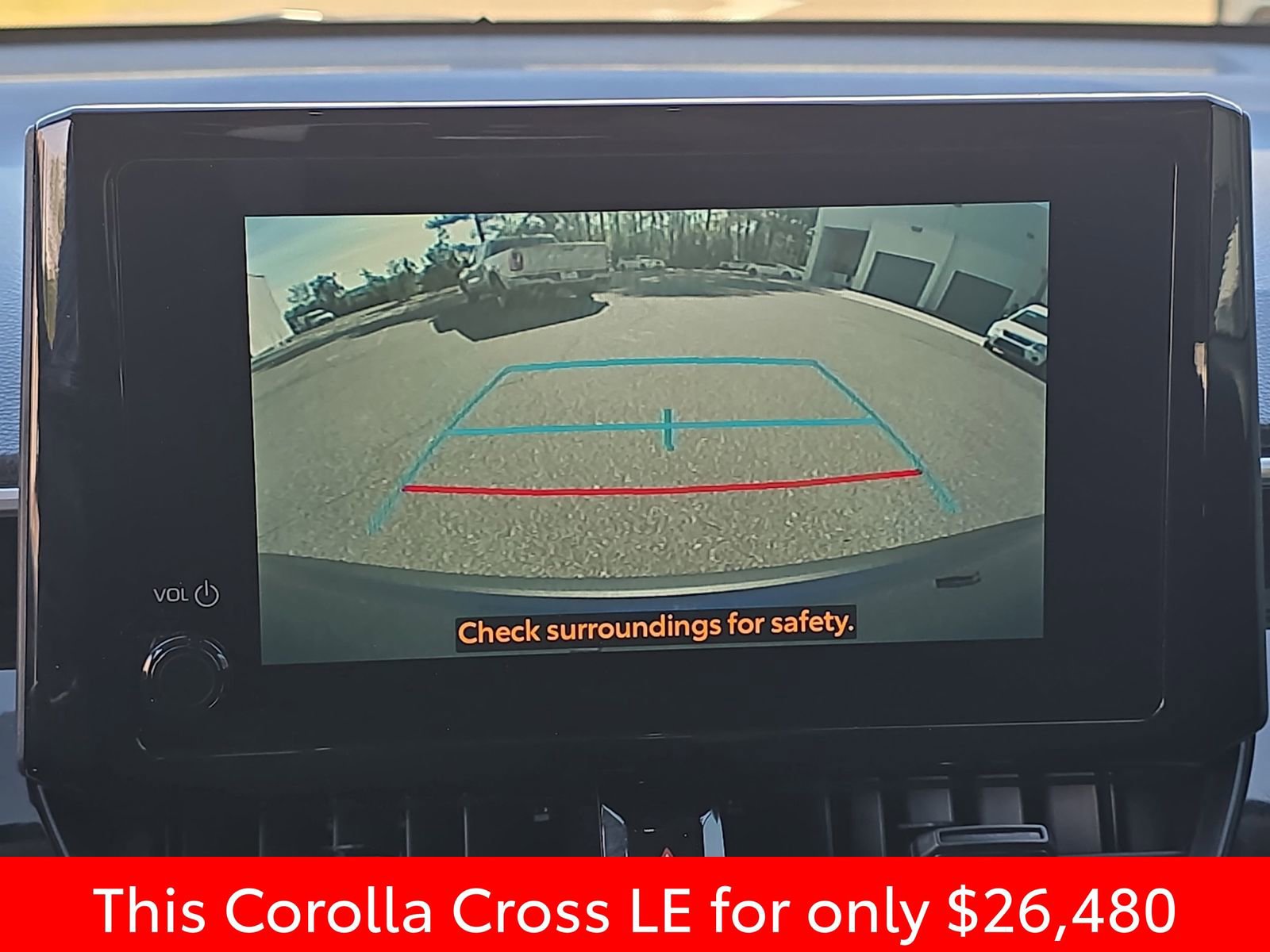 Used 2024 Toyota Corolla Cross LE image 28
