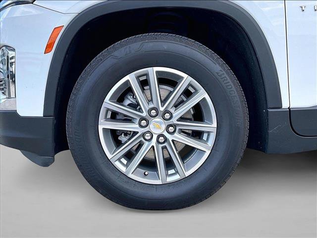 Used 2023 Chevrolet Traverse LT FWD image 10