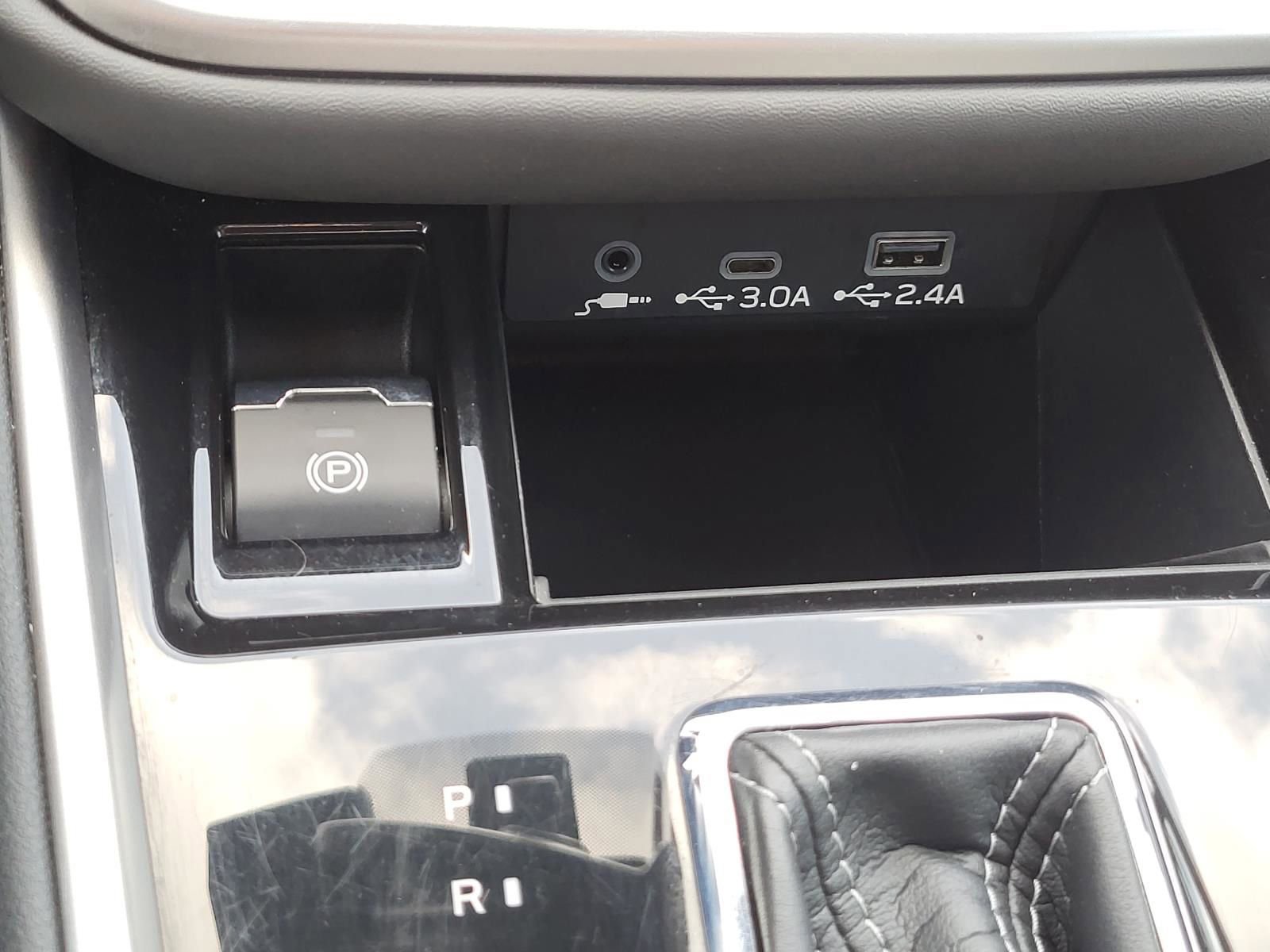 Certified 2025 Subaru Outback Onyx Edition AWD/4WD image 26