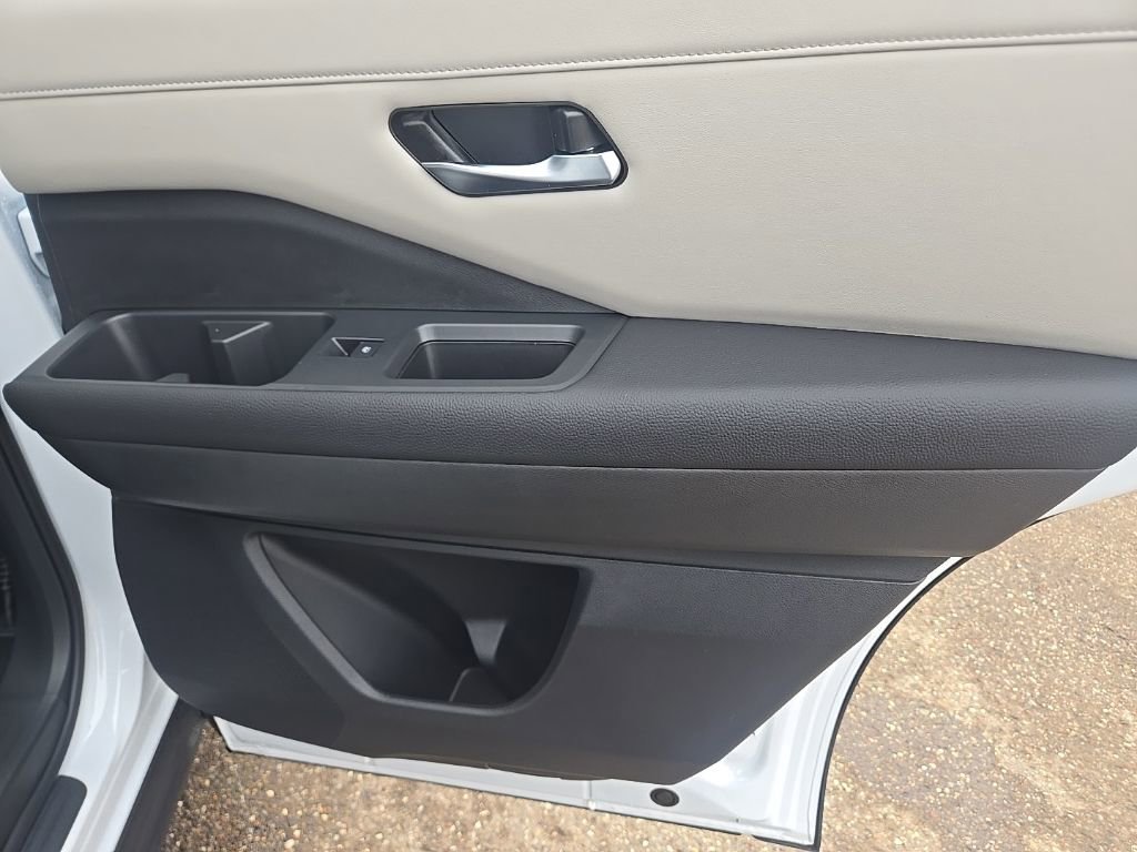 New 2026 Nissan Pathfinder SL image 30