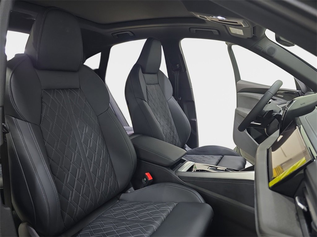 New 2025 Audi SQ5 Prestige image 10