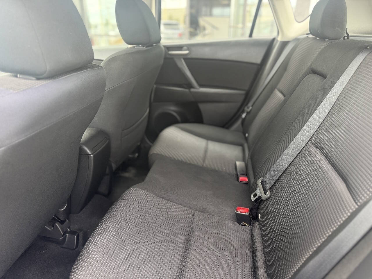 Used 2013 MAZDA MAZDA3 i Touring FWD image 10