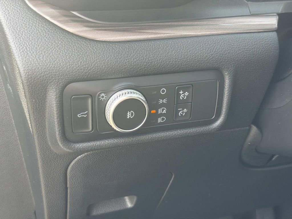 Used 2020 Ford Explorer Limited w/ Class III Trailer Tow Package AWD/4WD image 29