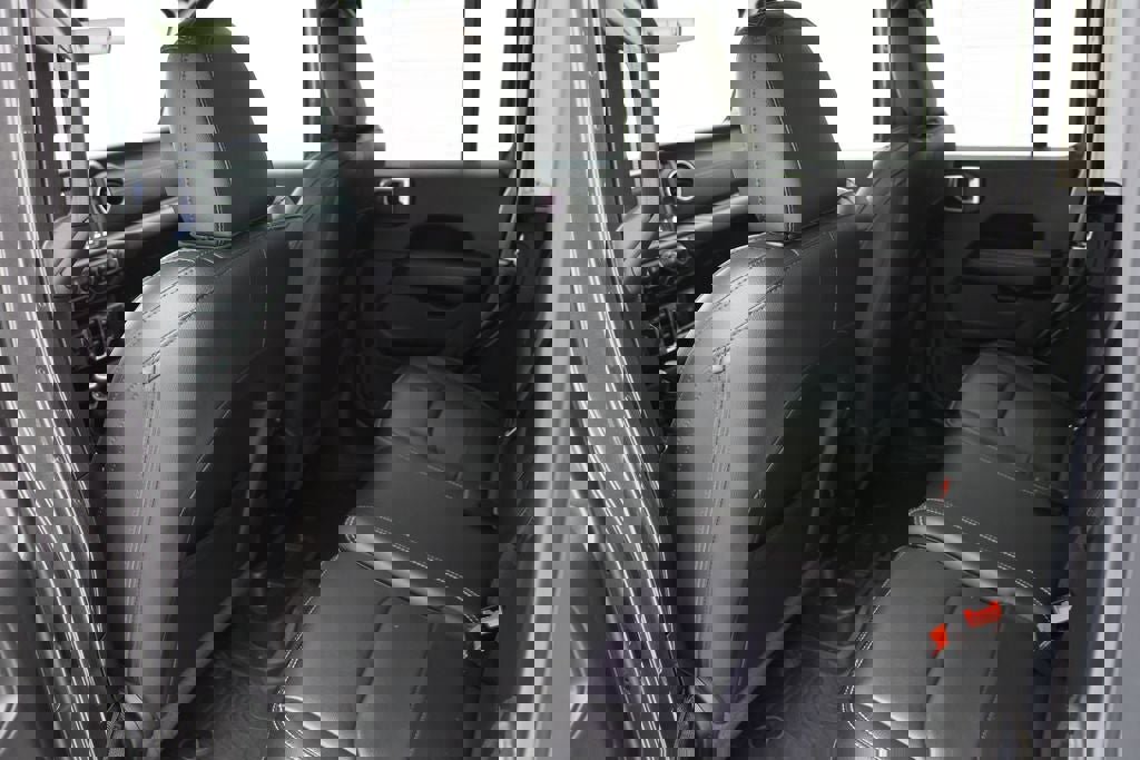 Used 2023 Jeep Wrangler Sahara w/ Cold Weather Group image 11