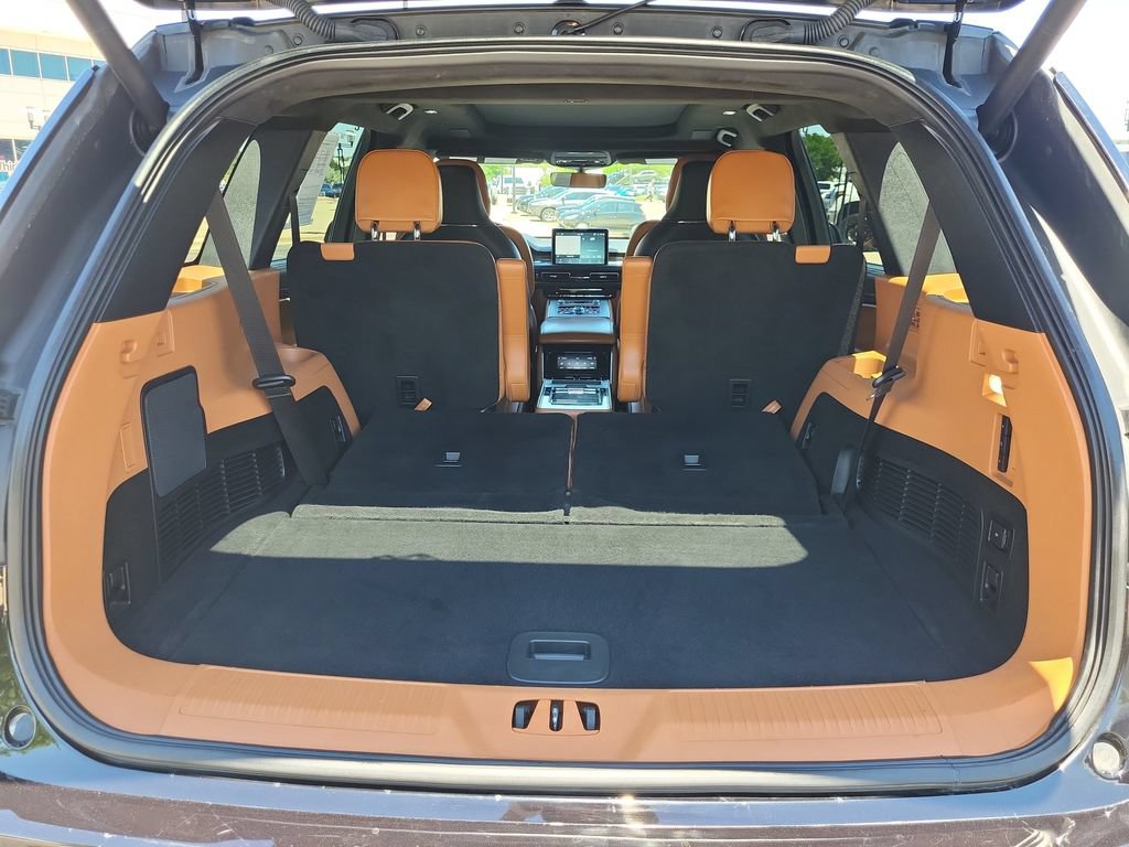 Used 2023 Lincoln Aviator Black Label Grand Touring AWD/4WD image 17