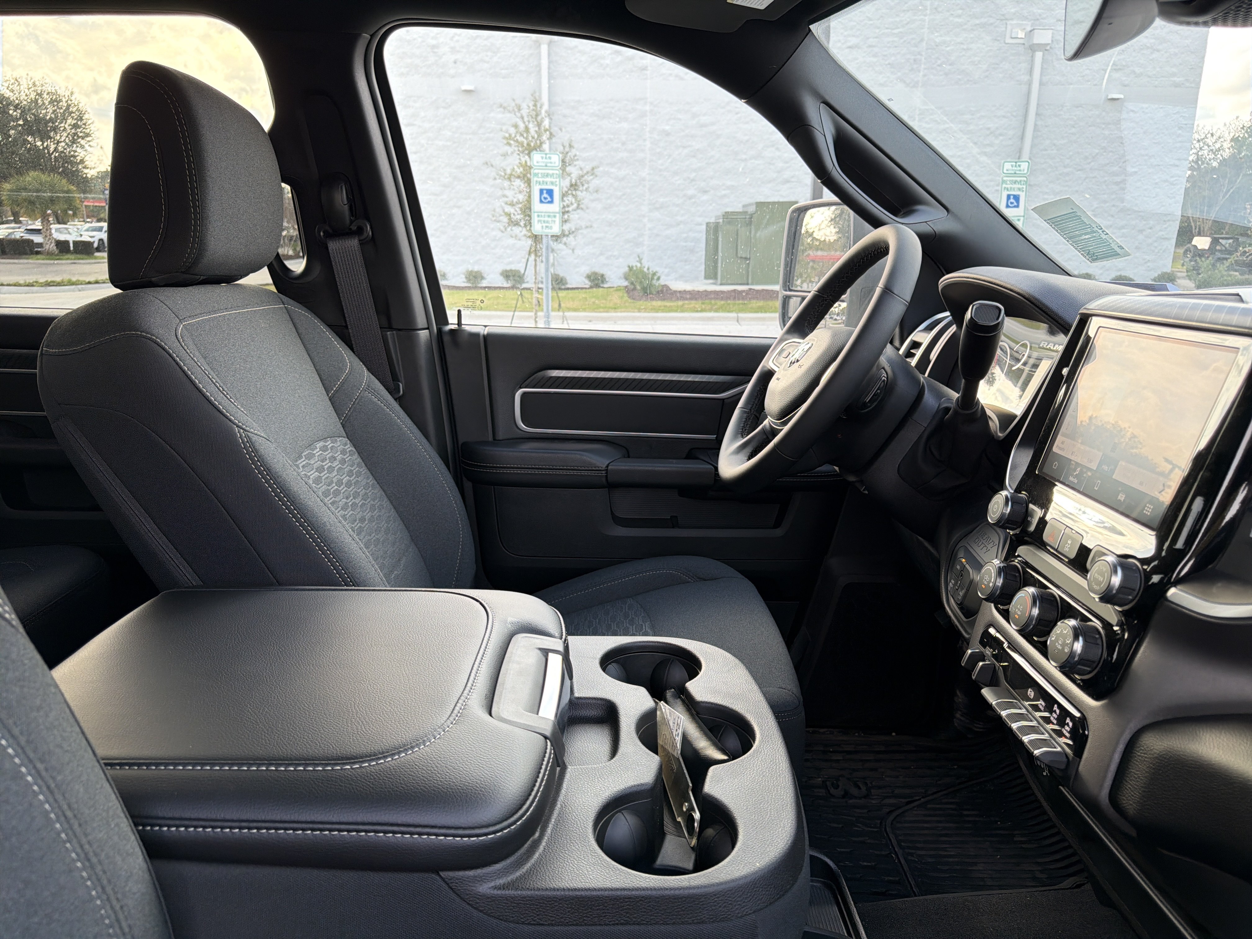 Used 2025 RAM 3500 Big Horn AWD/4WD image 20