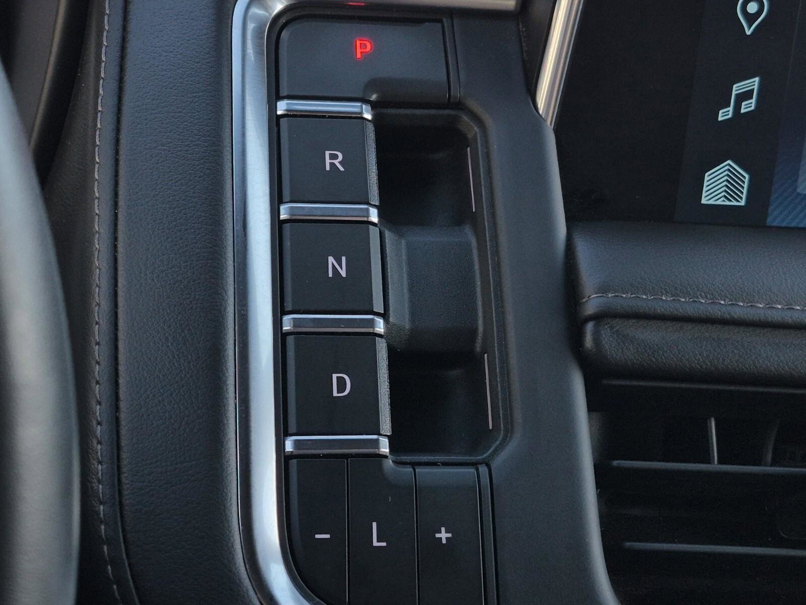 Used 2023 Chevrolet Tahoe Z71 w/ Luxury Package image 17